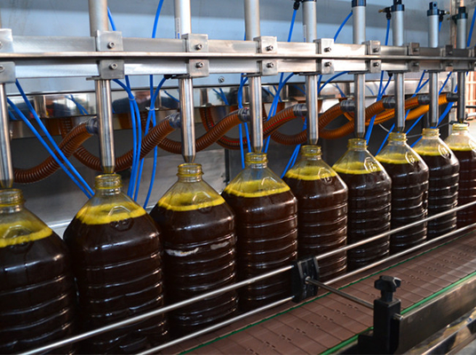 Beverage Filling and Capping Machine , Industrial 5L Liquid Oil Filling Machines for Drinking